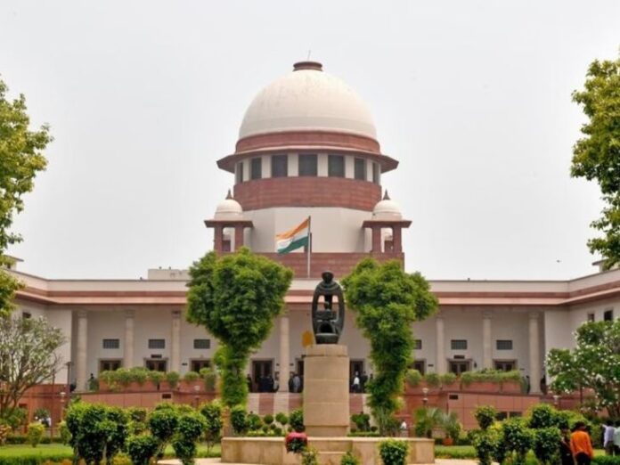 असम में प्रवासियों की नागरिकता का डेटा पेश करे केंद्र: SC का निर्देश, अल्टीमेटम दिया; कहा- 1961-1972 तक की जानकारी 11 दिसंबर तक दें