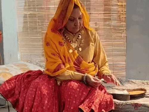 एक्टर रणदीप हुड्डा की मां की फिल्मों में एंट्री