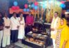 शनिदेव जयंती पर विशेष पूजा, हवन और भंडारे का आयोजन मंदिर में पूजा-अर्चना करते हुए श्रद्धालुगण