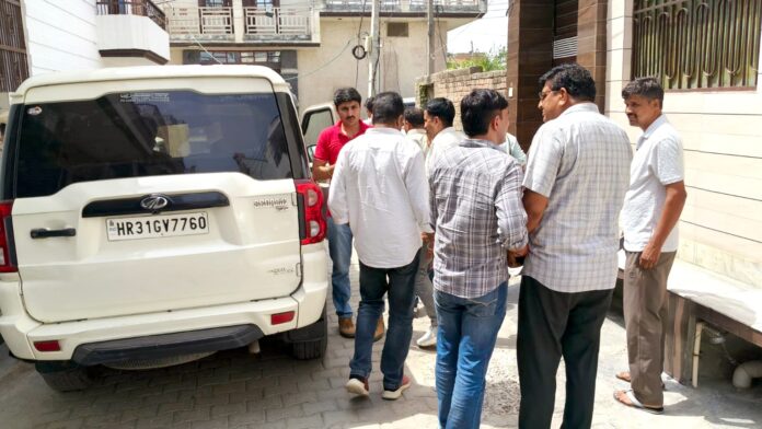10SFDM1 जांच के लिए पहुंची पुलिस की टीमें