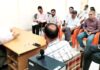 आपसी सहयोग और तालमेल से सफल बनाएं अंतरराष्ट्रीय योग दिवस : एसडीएम पुलकित मल्होत्रा अधिकारियों को दिशा-निर्देश देते हुए एसडीएम पुलकित मल्होत्रा