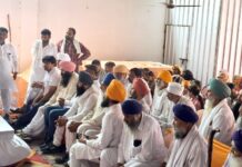 विधायक रामकुमार गौतम ने गांवों में पहुंचकर दिया पीएम के कार्यक्रम का न्योता ग्रामीणों को संबोधित करते हुए विधायक रामकुमार गौतम