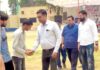 राजकीय वरिष्ठ माध्यमिक विद्यालय में वॉलीबॉल महाकुंभ का भव्य आयोजन खिलाडियों का परिचय प्राप्त करते हुए अतिथिगण