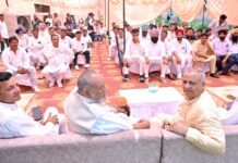जींद रैली को लेकर विधायक रामकुमार गौतम ने ली कार्यकर्ताओं की बैठक बैठक में मौजूद विधायक रामकुमार गौतम व इलाके से आए जनप्रतिनिधि