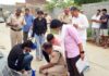 गांव हाट में दिनदहाड़े फायरिंग, युवक की मौत से गांव में दहशत घटनास्थल की जांच करती हुई फोरेंसिक टीम
