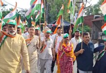 तिरंगे की शान में सफीदों में निकाली गई भव्य तिरंगा यात्रा देशभक्ति के नारों से गूंजा शहर तिरंगा यात्रा में शामिल भाजपा नेता व कार्यकर्ता
