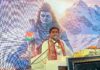 शिव महापुराण कथा में गूंजा शिव-सती विवाह का प्रसंग श्रद्धालुओं को कथा का रसपान करवाते हुए अरविंद शास्त्री